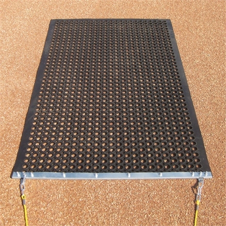 Discontinued - eraser drag mat - 3ft x 5ft w/tow rope - 22 lbs
