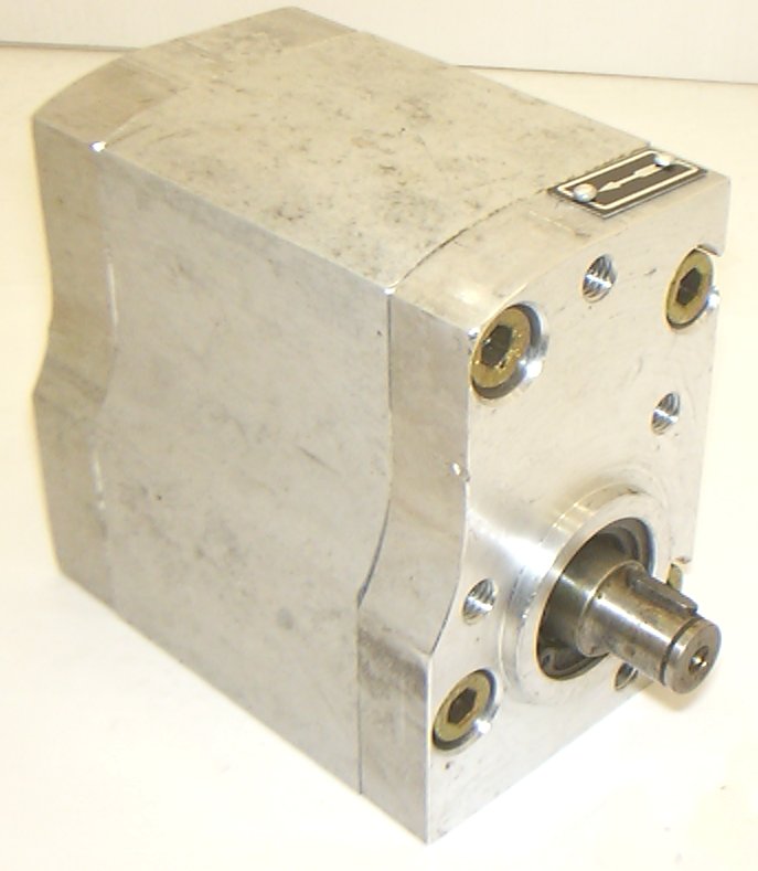 IMT AUXILIARY HYDRAULIC PUMP